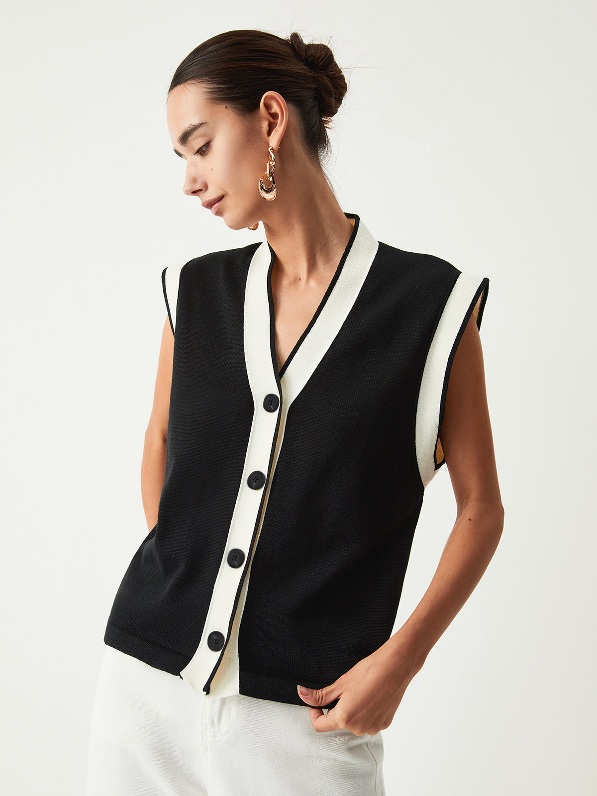 Contrast Trim Sweater Vest