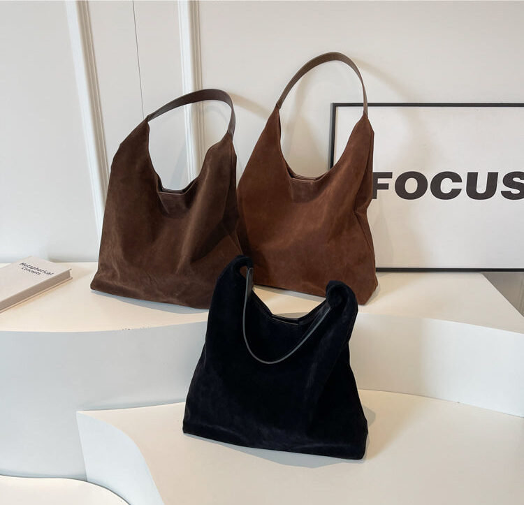 Suede Chic Fourre-Tout Bag