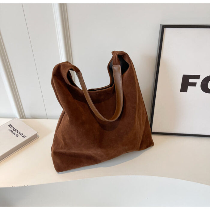 Suede Chic Fourre-Tout Bag